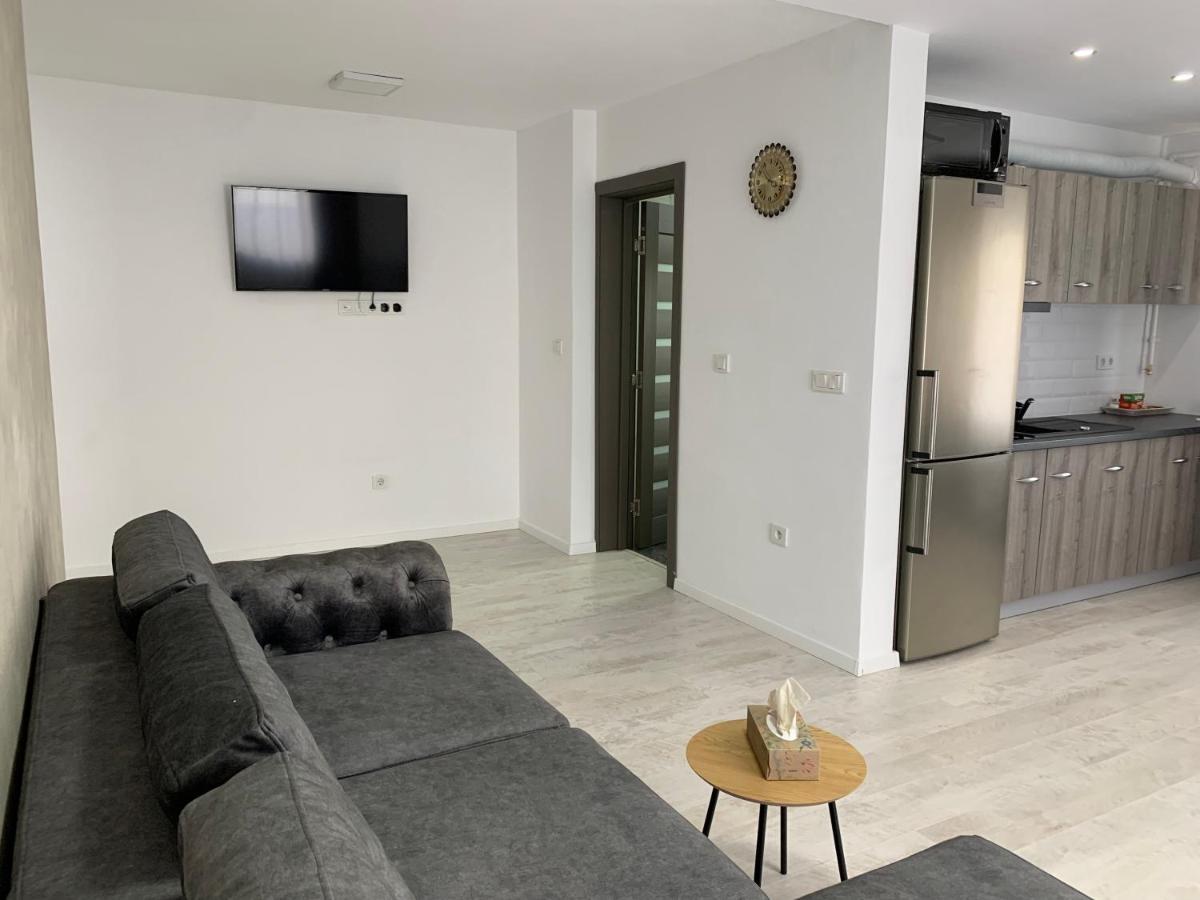 Wonderland Apartment Бистрица Экстерьер фото