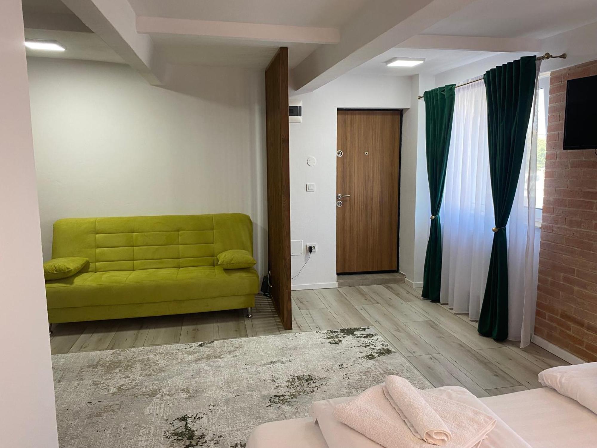 Wonderland Apartment Бистрица Экстерьер фото