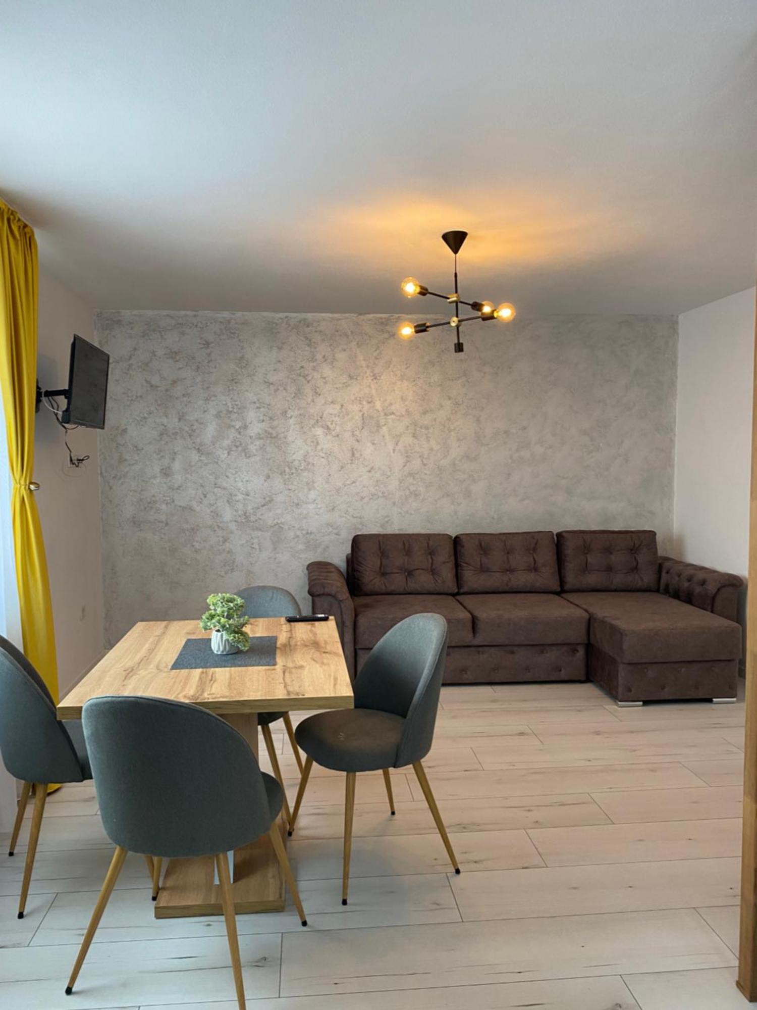Wonderland Apartment Бистрица Экстерьер фото